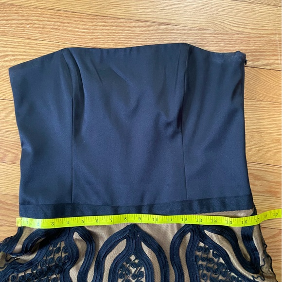 Laundry by Shelli Segal Black Cocktail Dress with Overlay over Gold Sheath - Picture 9 of 9